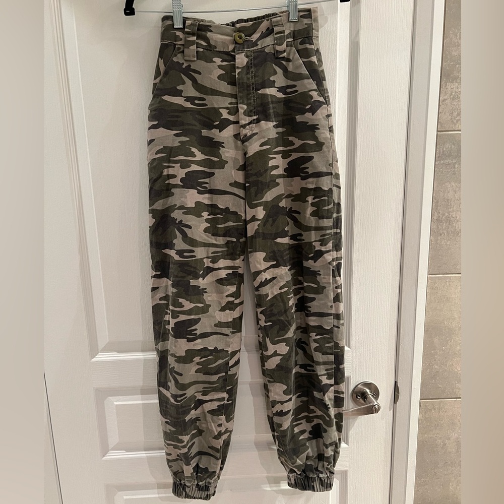 BDG Camo Pants XS